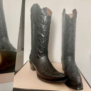 Cowgirl boot
